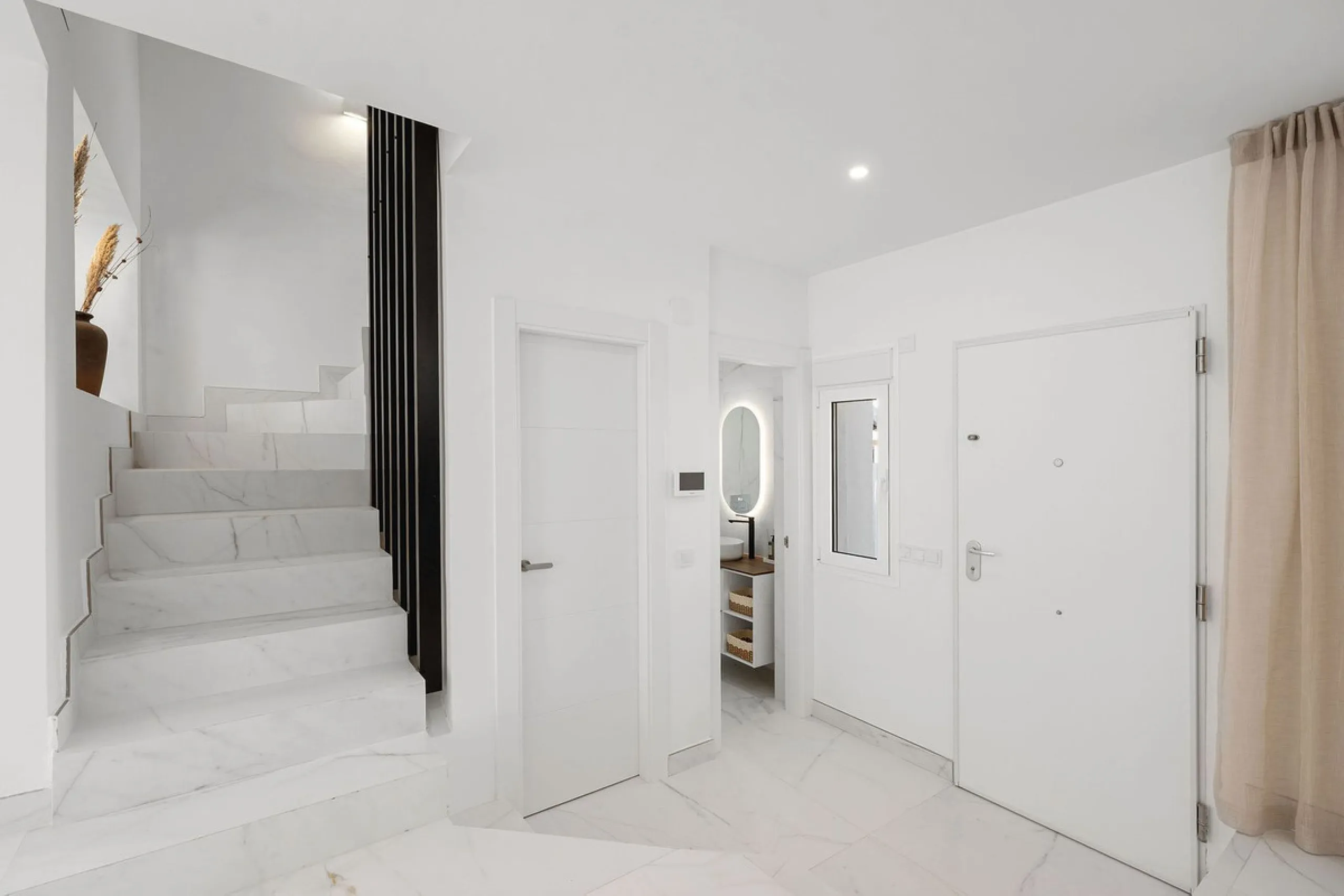 Welcome to this exceptional townhouse where contemporary luxury meets comfort and effortless lifestyle!