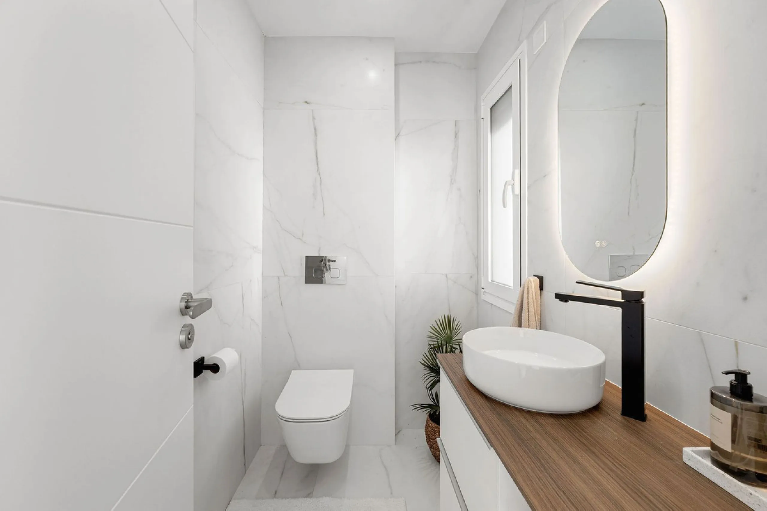 Welcome to this exceptional townhouse where contemporary luxury meets comfort and effortless lifestyle!