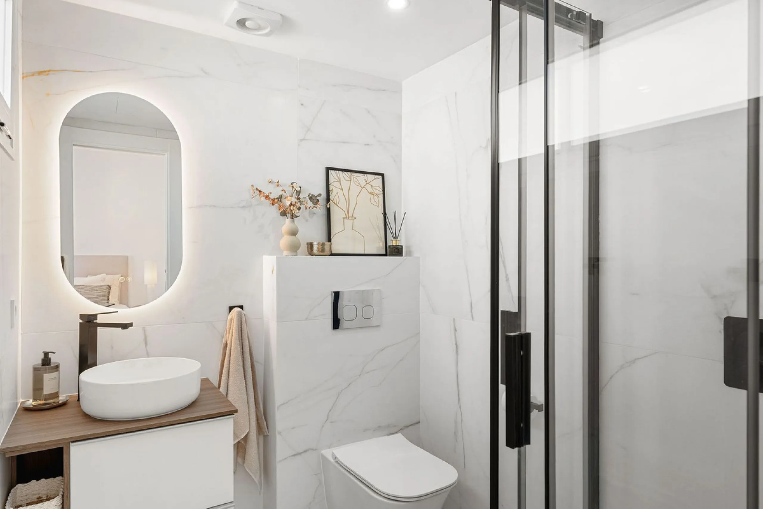 Welcome to this exceptional townhouse where contemporary luxury meets comfort and effortless lifestyle!