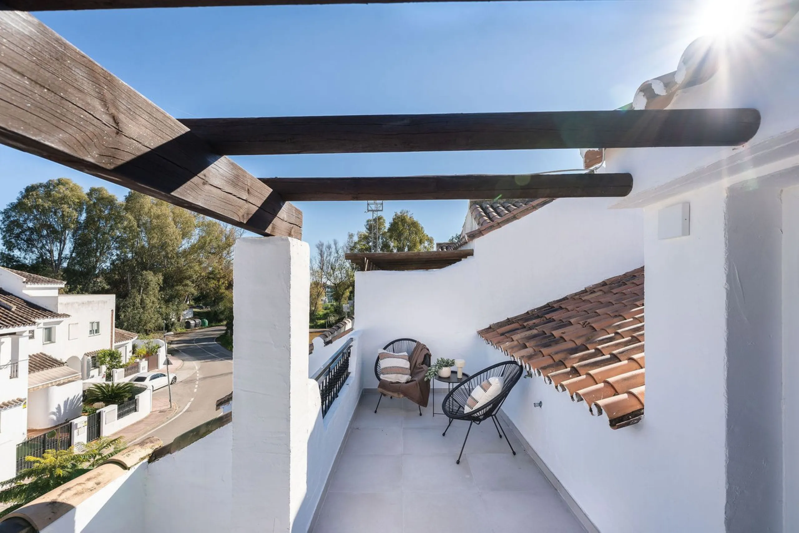 Welcome to this exceptional townhouse where contemporary luxury meets comfort and effortless lifestyle!