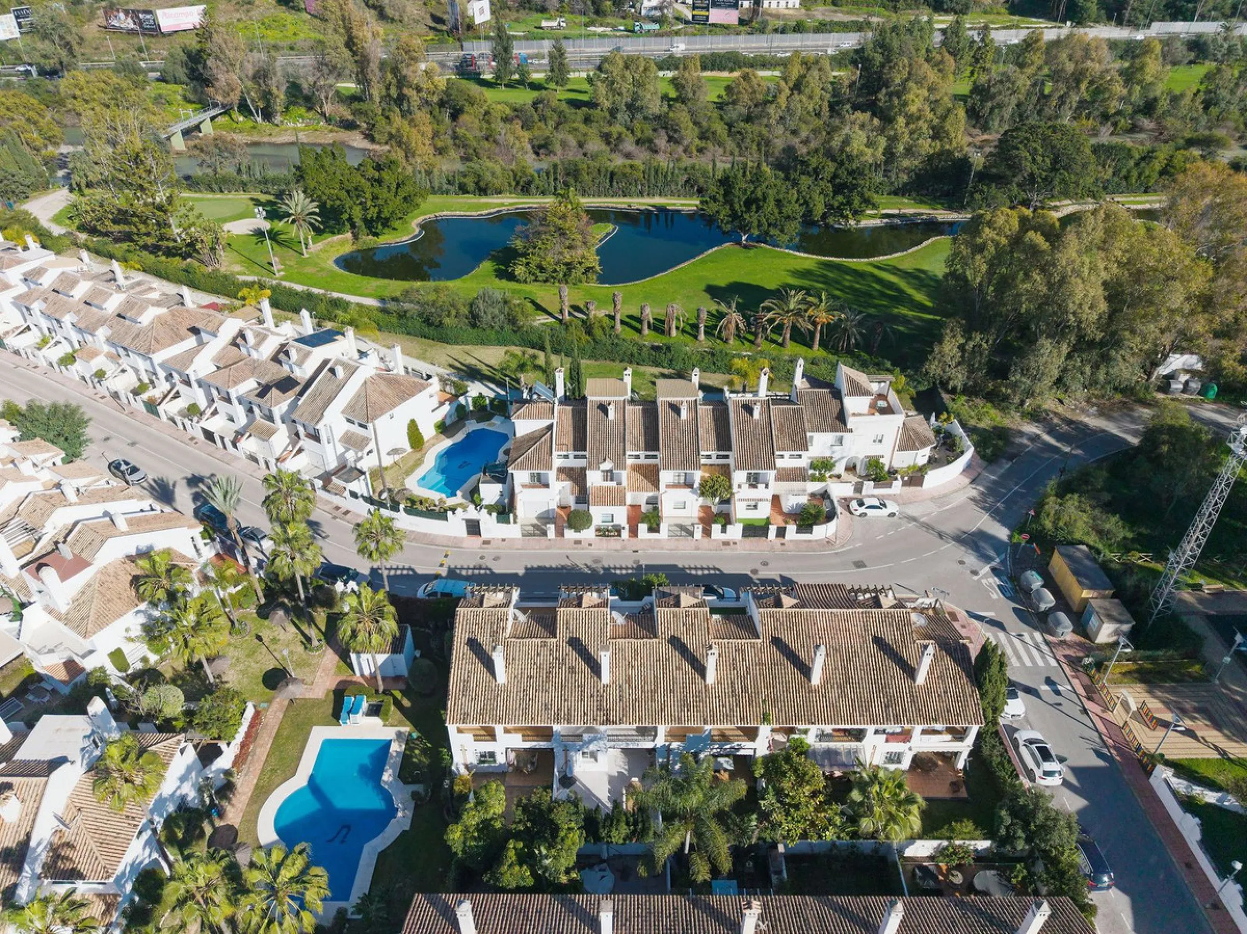 Welcome to this exceptional townhouse where contemporary luxury meets comfort and effortless lifestyle!