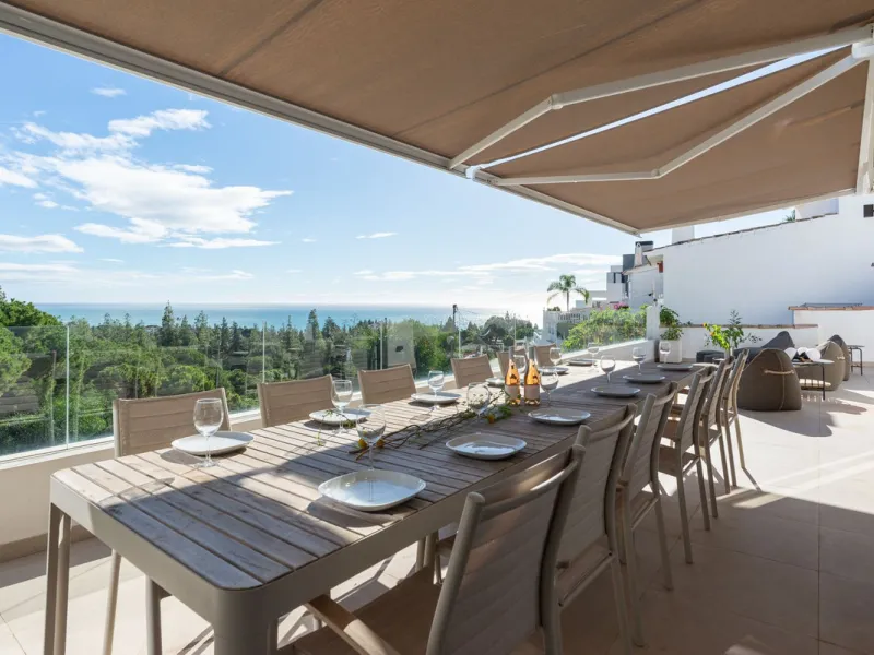 Beautiful newly renovated 6 bed villa in La Cala.
