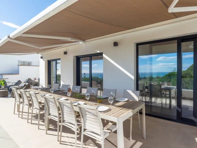 Beautiful newly renovated 6 bed villa in La Cala.