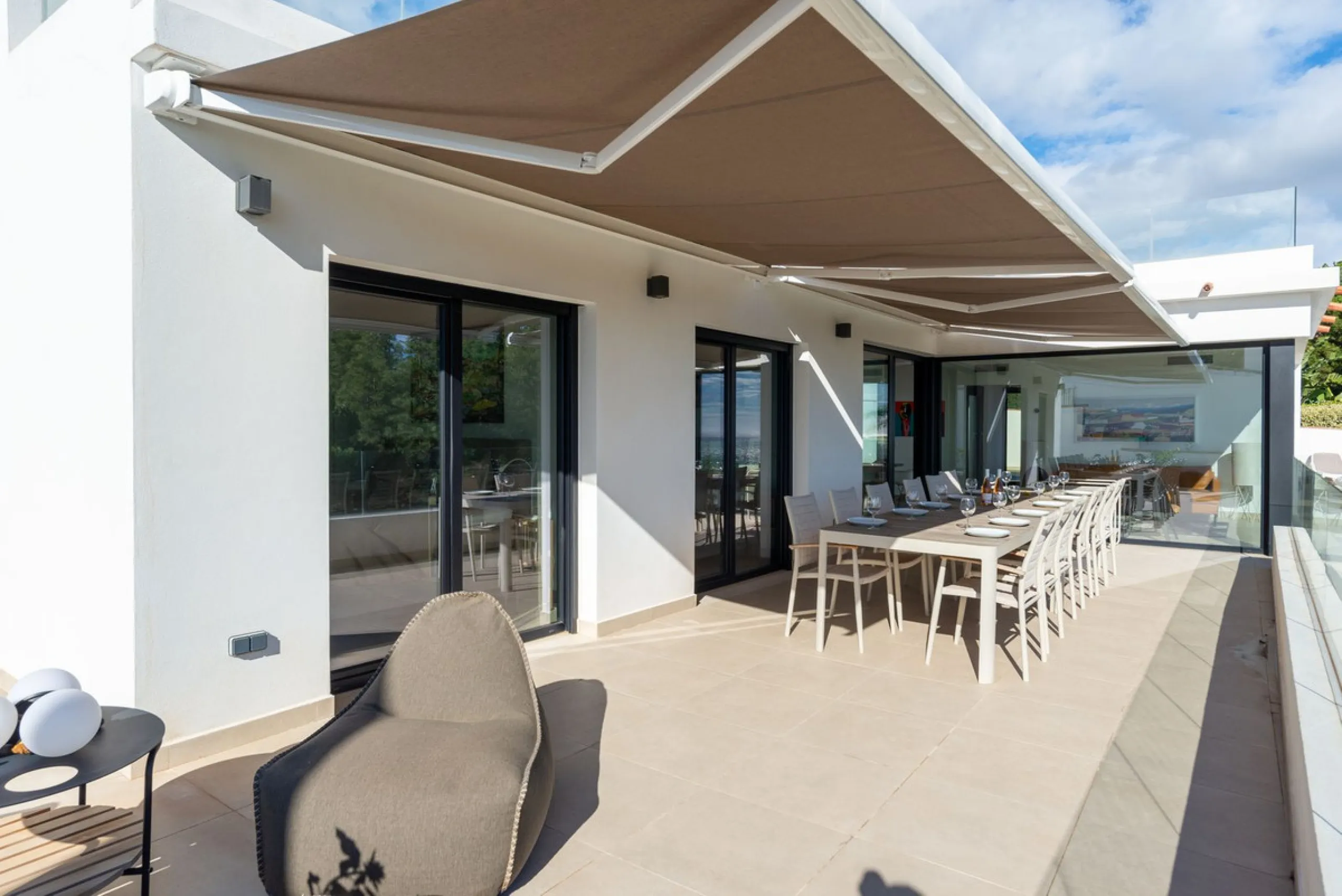 Beautiful newly renovated 6 bed villa in La Cala.
