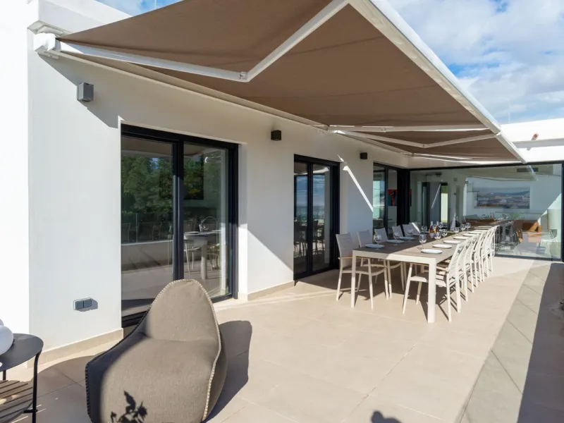 Beautiful newly renovated 6 bed villa in La Cala.