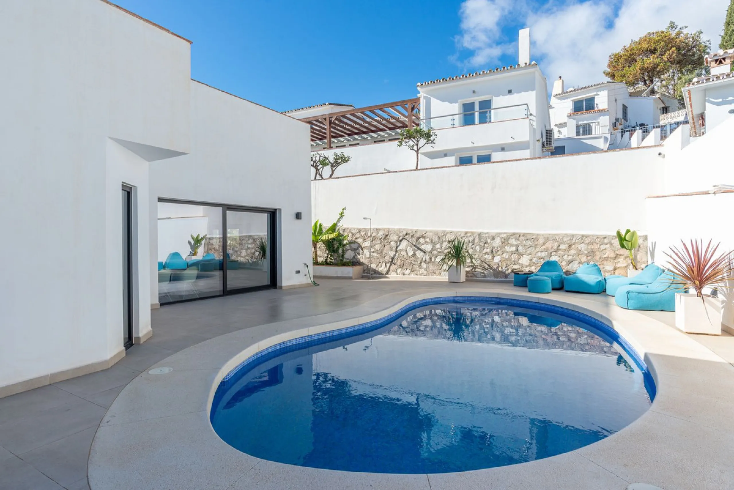 Beautiful newly renovated 6 bed villa in La Cala.