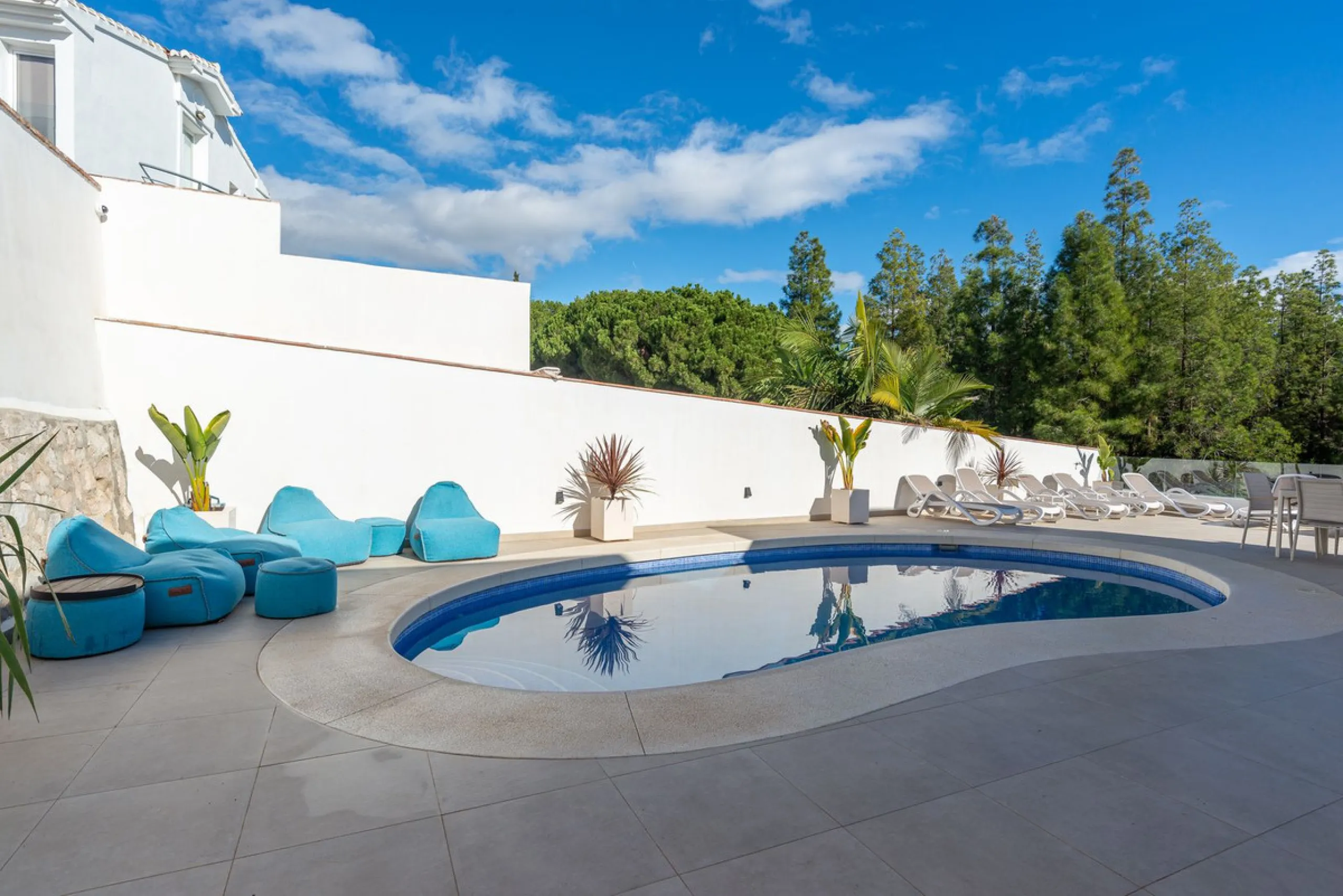 Beautiful newly renovated 6 bed villa in La Cala.