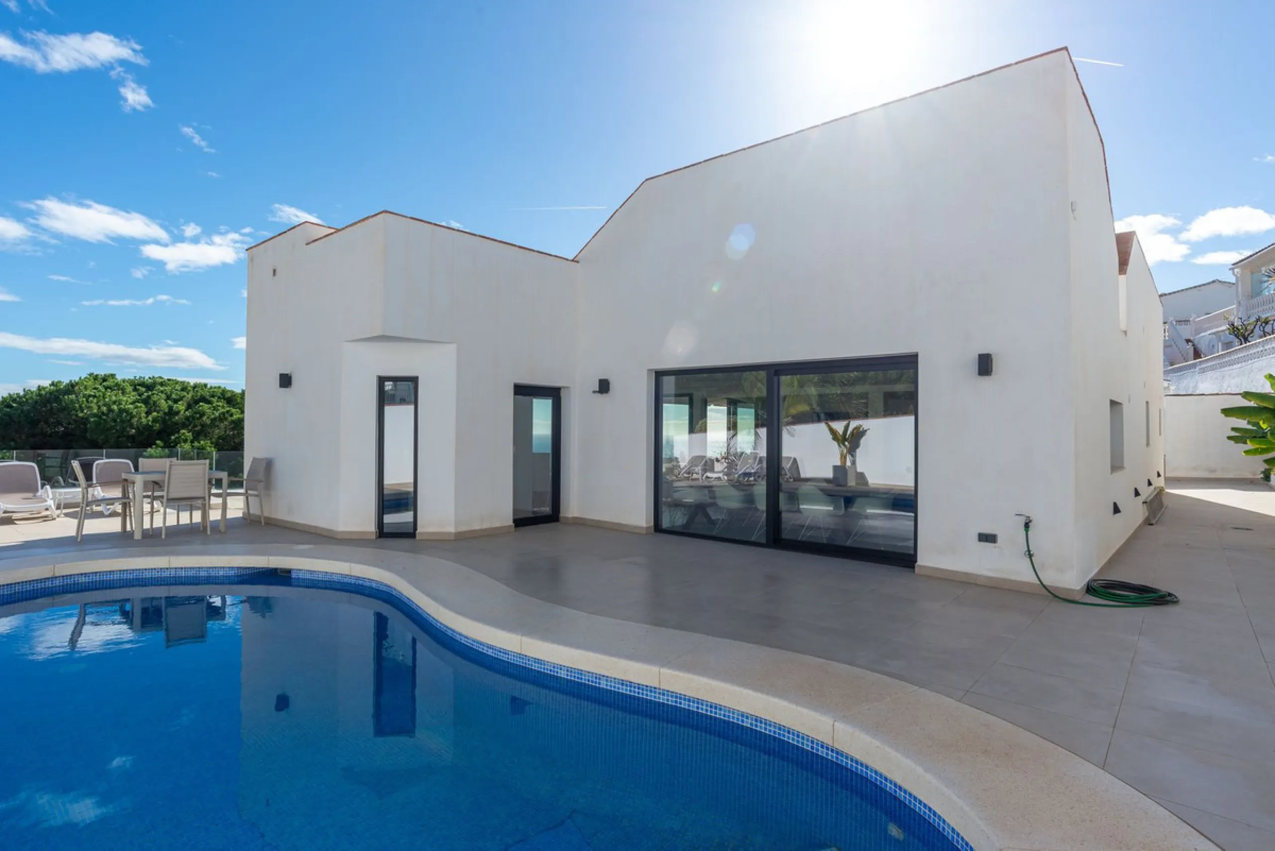 Beautiful newly renovated 6 bed villa in La Cala.