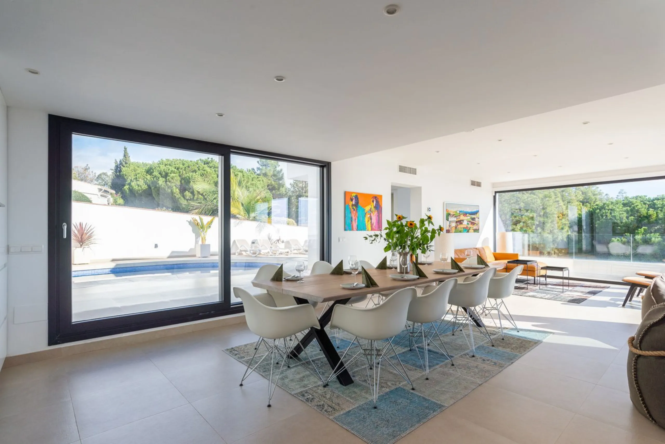 Beautiful newly renovated 6 bed villa in La Cala.