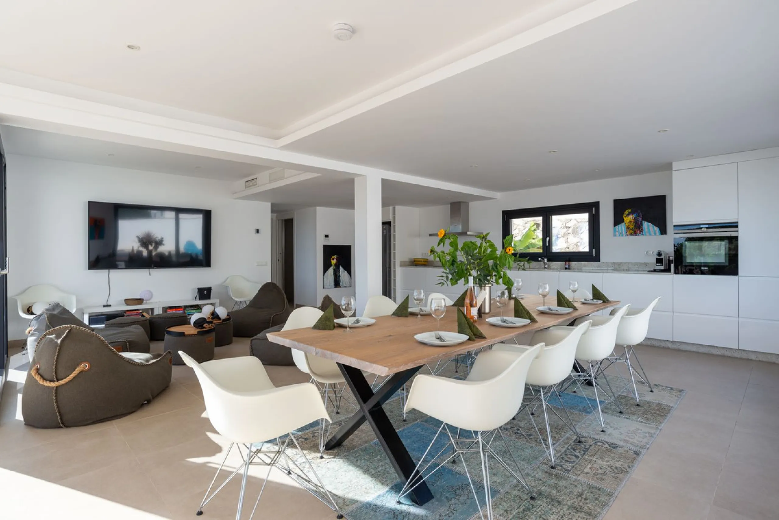 Beautiful newly renovated 6 bed villa in La Cala.