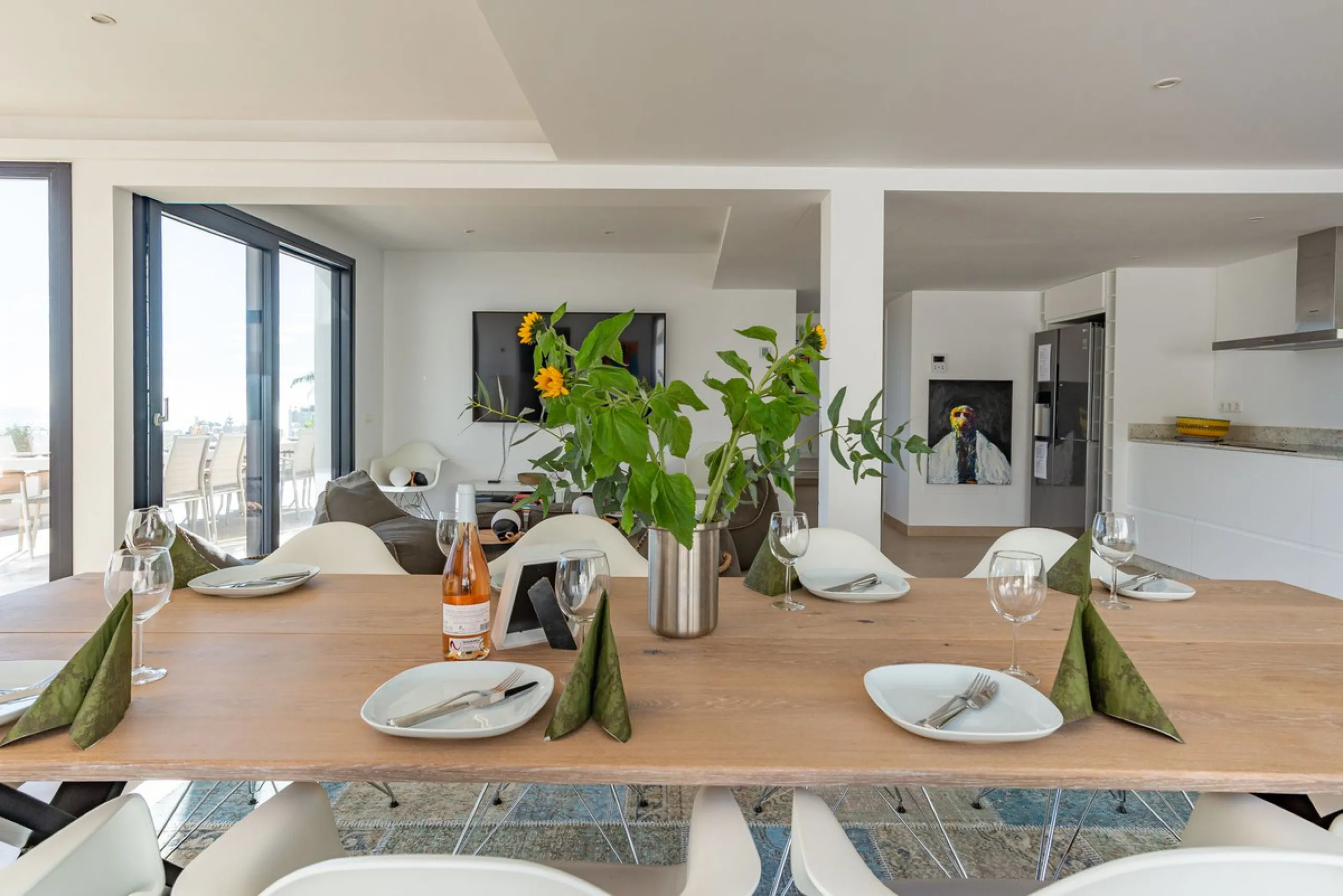 Beautiful newly renovated 6 bed villa in La Cala.