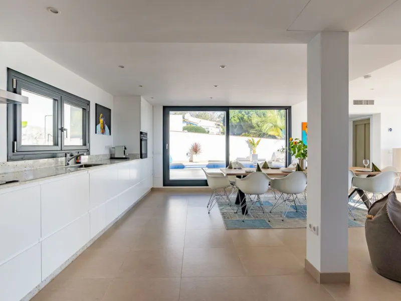 Beautiful newly renovated 6 bed villa in La Cala.