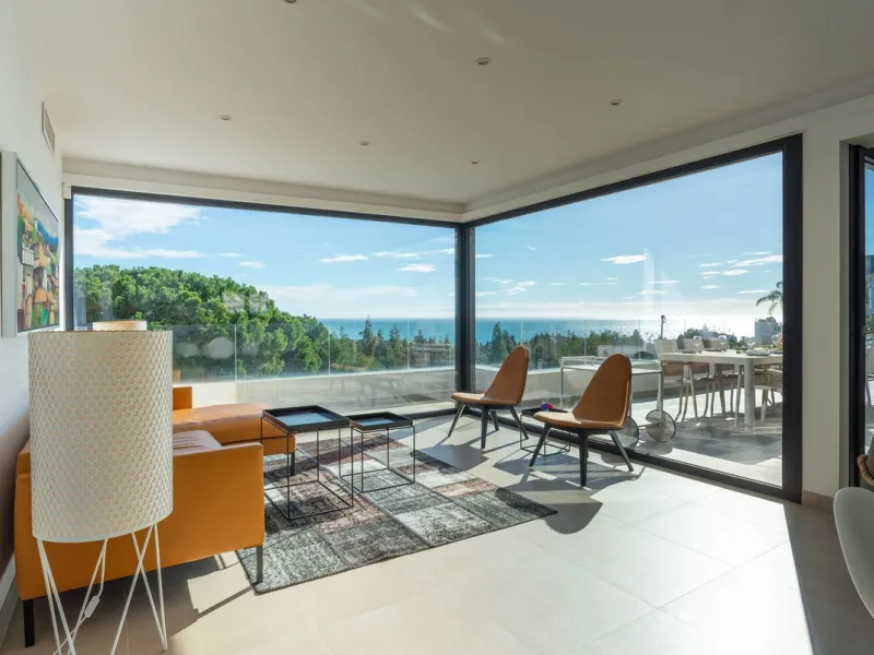 Beautiful newly renovated 6 bed villa in La Cala.