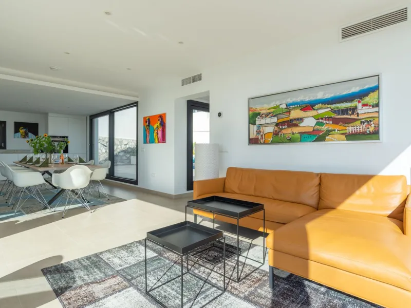 Beautiful newly renovated 6 bed villa in La Cala.