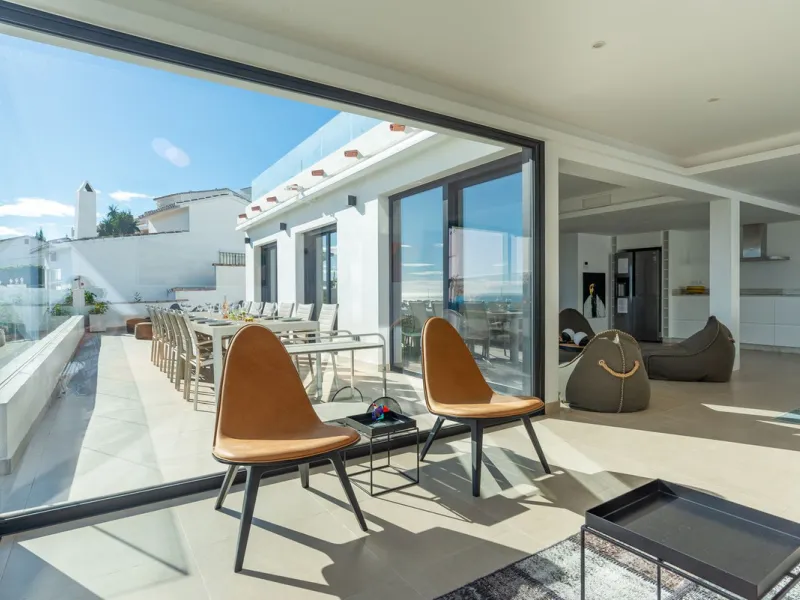 Beautiful newly renovated 6 bed villa in La Cala.