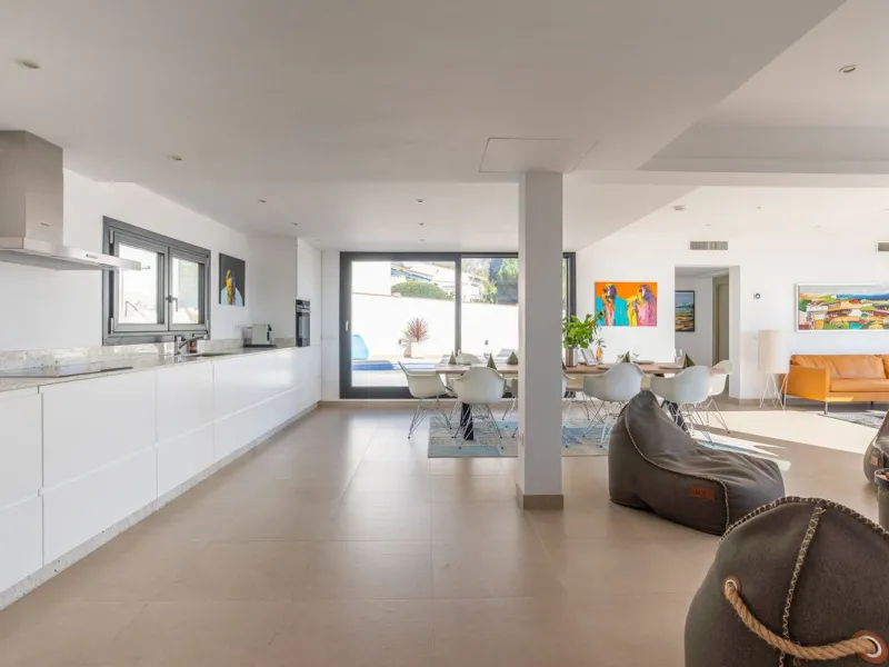 Beautiful newly renovated 6 bed villa in La Cala.