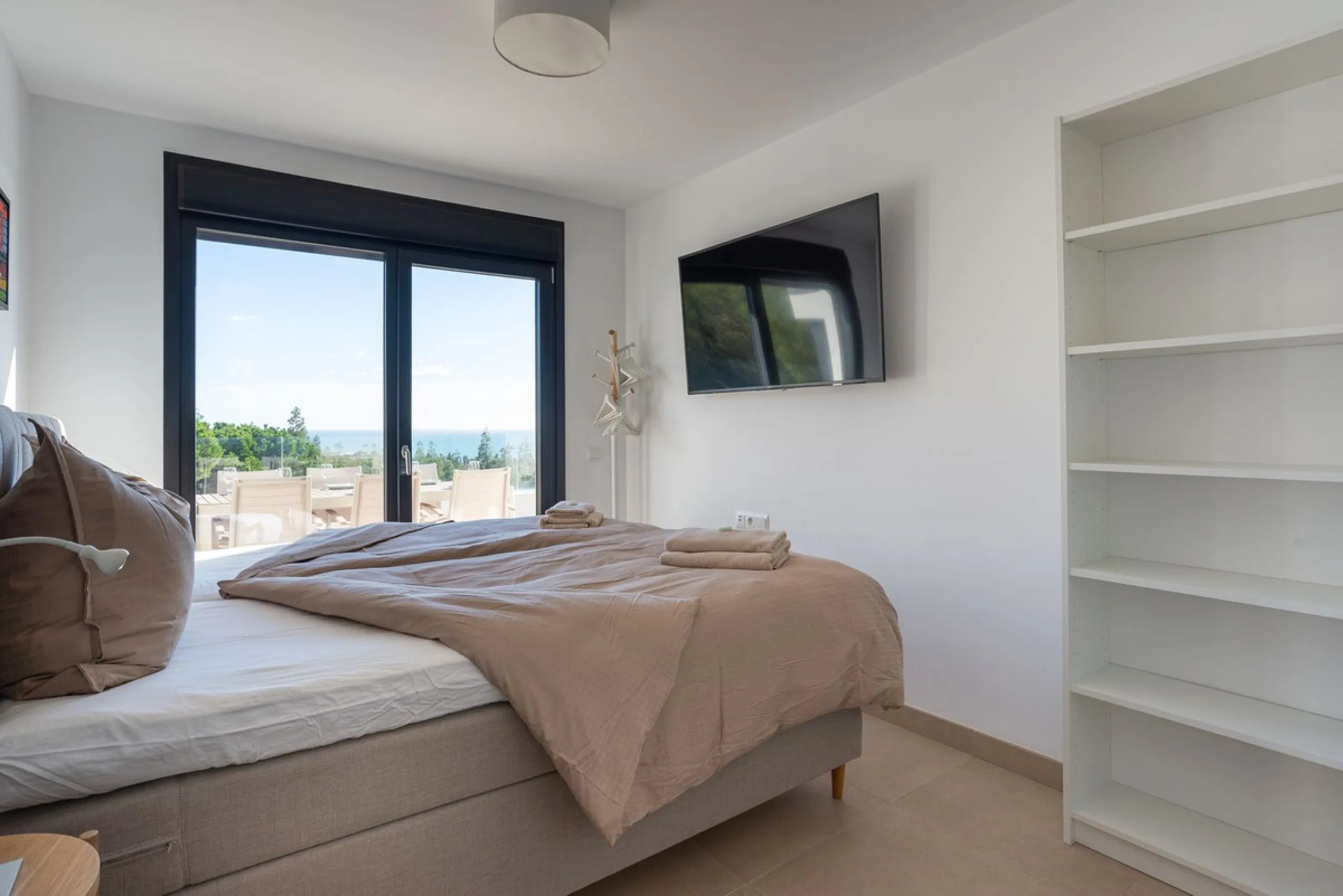 Beautiful newly renovated 6 bed villa in La Cala.