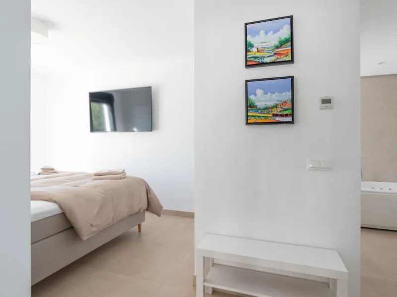 Beautiful newly renovated 6 bed villa in La Cala.