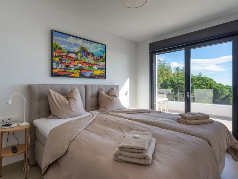 Beautiful newly renovated 6 bed villa in La Cala.