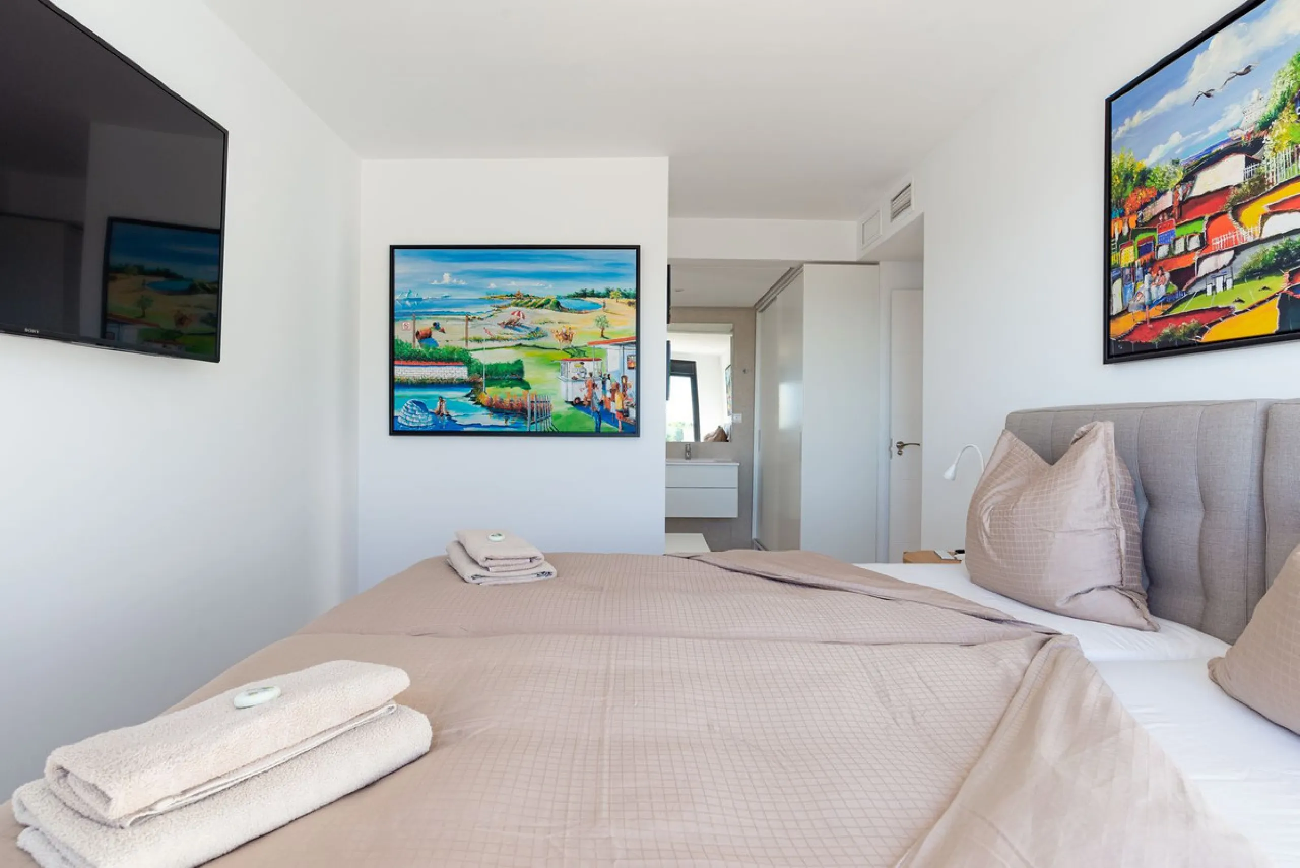 Beautiful newly renovated 6 bed villa in La Cala.