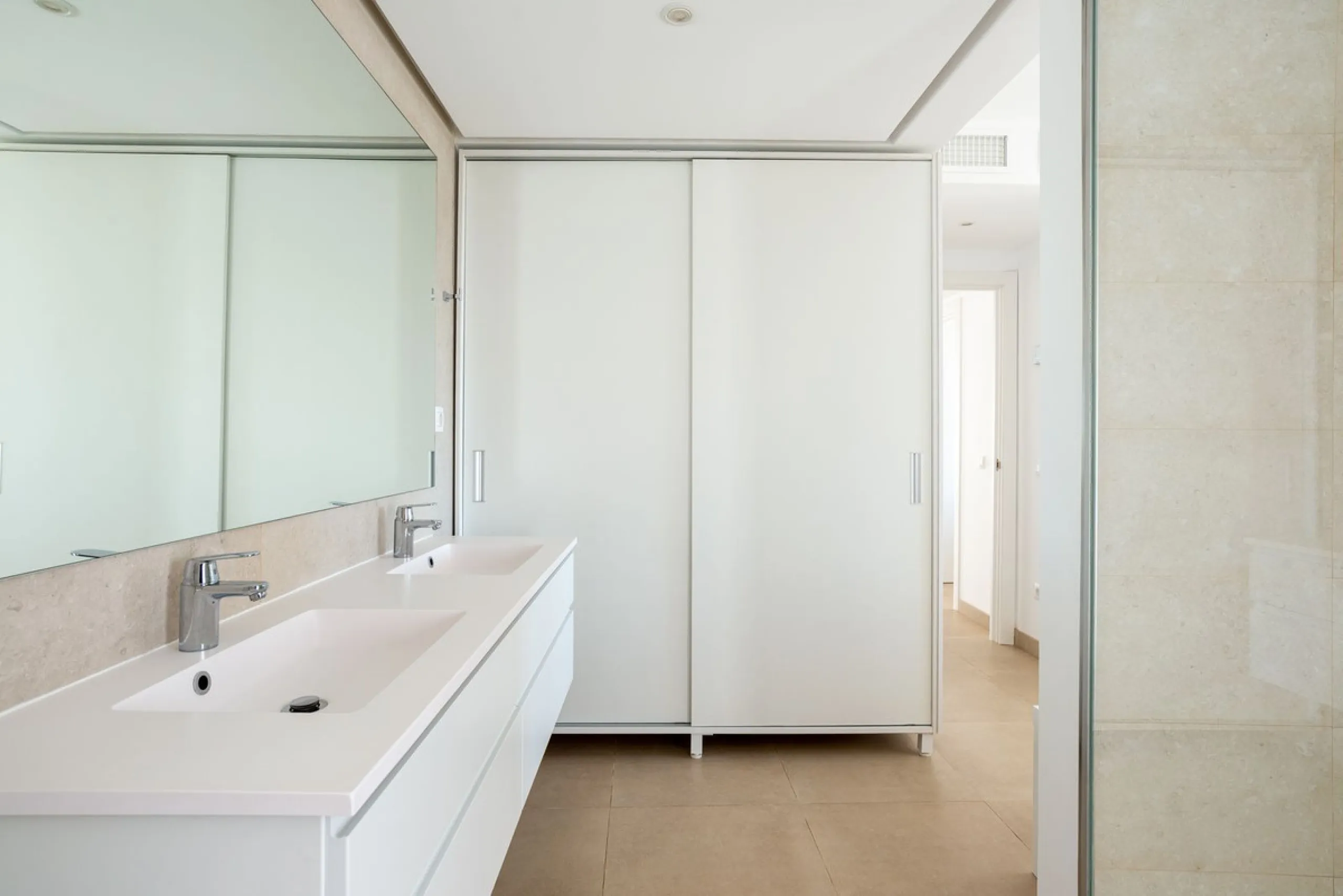 Beautiful newly renovated 6 bed villa in La Cala.