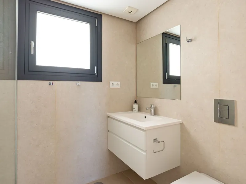 Beautiful newly renovated 6 bed villa in La Cala.