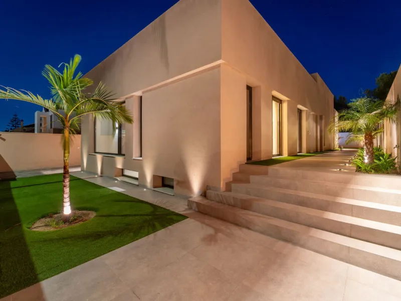 House - Detached Villa в продаже в Alhaurín de la Torre, Málaga. В доме 4 спален и 3 ванных комнат. Площадь дома 520 м²