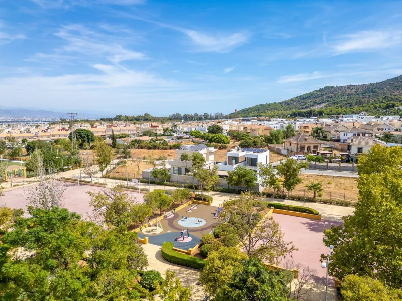 House - Detached Villa в продаже в Alhaurín de la Torre, Málaga. В доме 4 спален и 3 ванных комнат. Площадь дома 520 м²