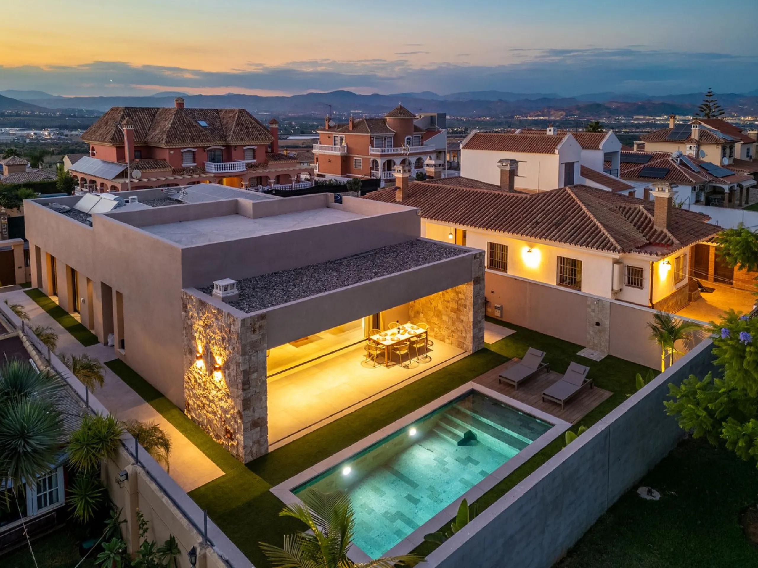 House - Detached Villa в продаже в Alhaurín de la Torre, Málaga. В доме 4 спален и 3 ванных комнат. Площадь дома 520 м²