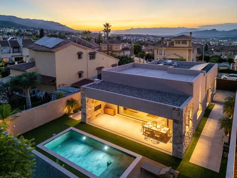 House - Detached Villa в продаже в Alhaurín de la Torre, Málaga. В доме 4 спален и 3 ванных комнат. Площадь дома 520 м²