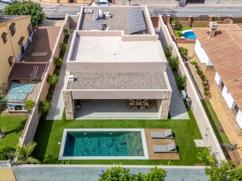 House - Detached Villa в продаже в Alhaurín de la Torre, Málaga. В доме 4 спален и 3 ванных комнат. Площадь дома 520 м²