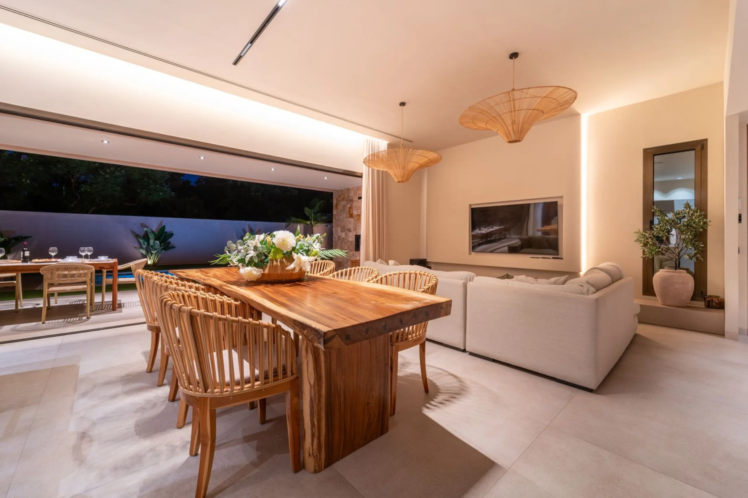 House - Detached Villa в продаже в Alhaurín de la Torre, Málaga. В доме 4 спален и 3 ванных комнат. Площадь дома 520 м²