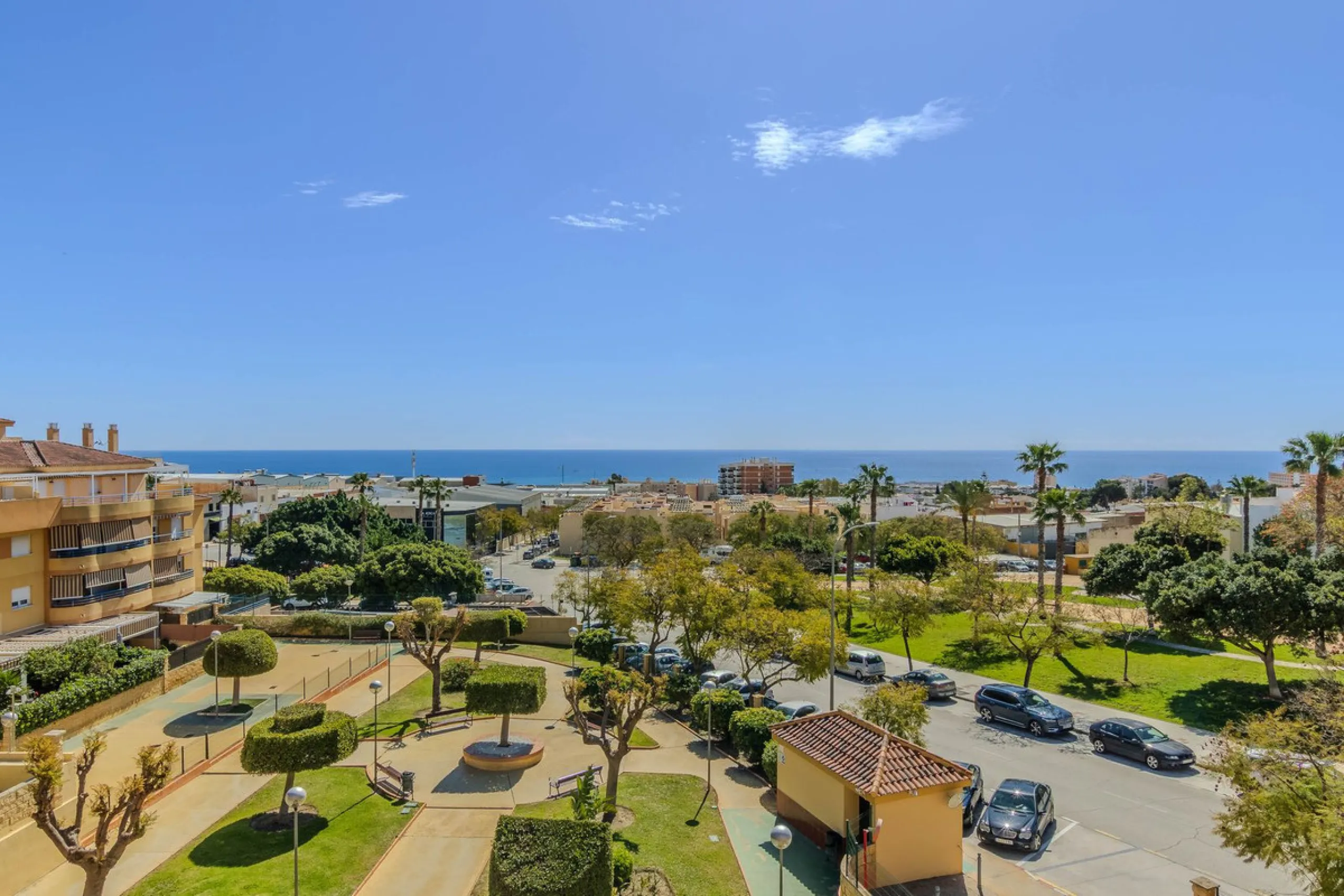 We present this spectacular property for sale on the prestigious Vicente Blanch Picot Street, located within an exclusive gated community that offers an unparalleled lifestyle. Enjoy magnificent communal areas, including lush gardens, swimming pools, padd