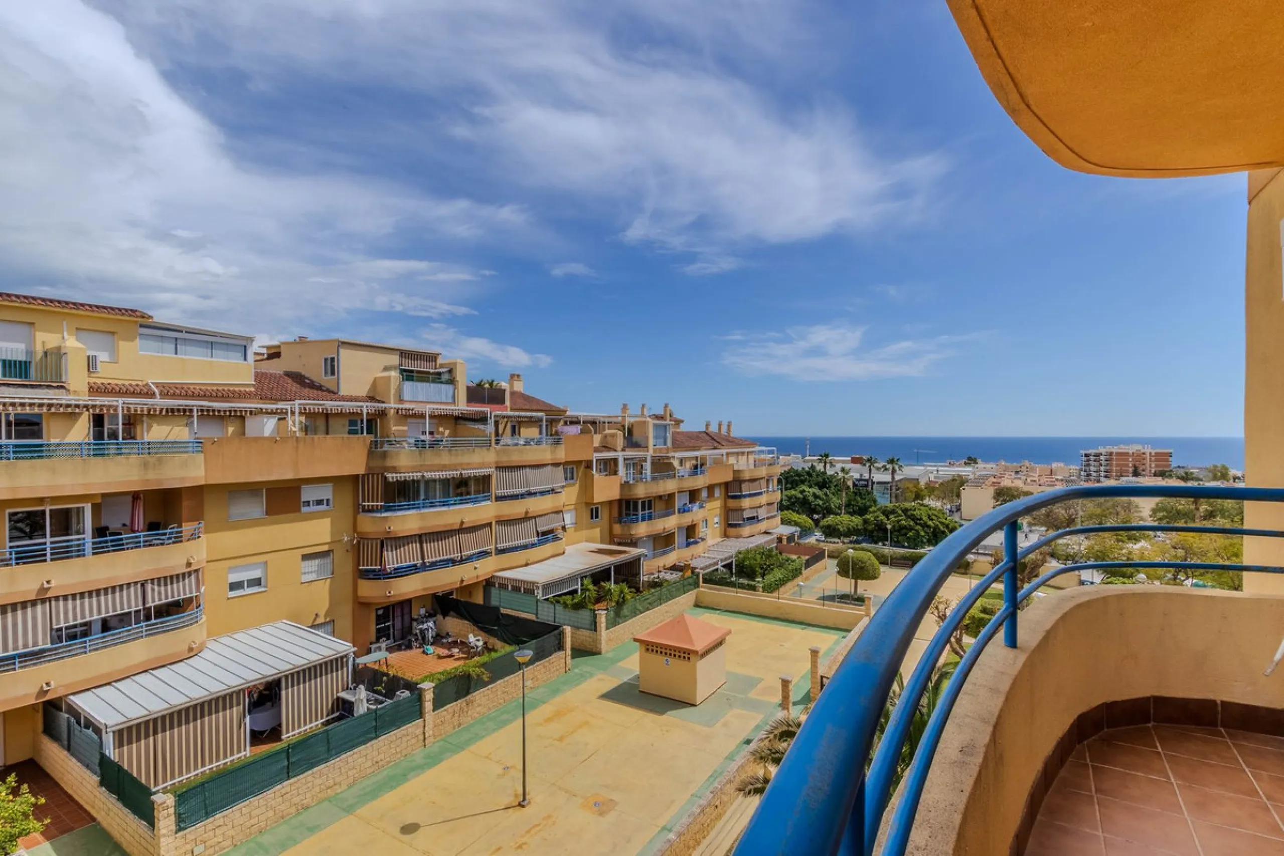 We present this spectacular property for sale on the prestigious Vicente Blanch Picot Street, located within an exclusive gated community that offers an unparalleled lifestyle. Enjoy magnificent communal areas, including lush gardens, swimming pools, padd