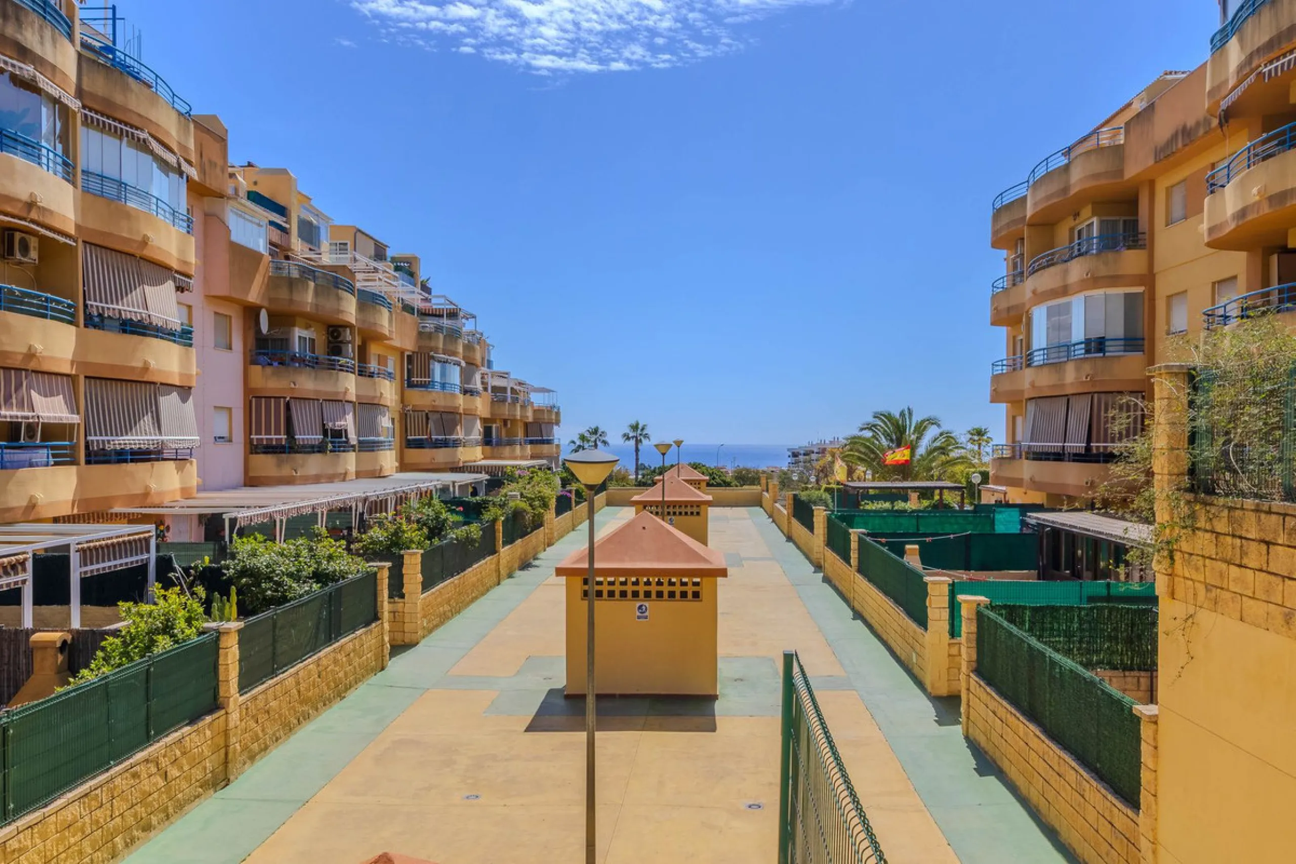 We present this spectacular property for sale on the prestigious Vicente Blanch Picot Street, located within an exclusive gated community that offers an unparalleled lifestyle. Enjoy magnificent communal areas, including lush gardens, swimming pools, padd