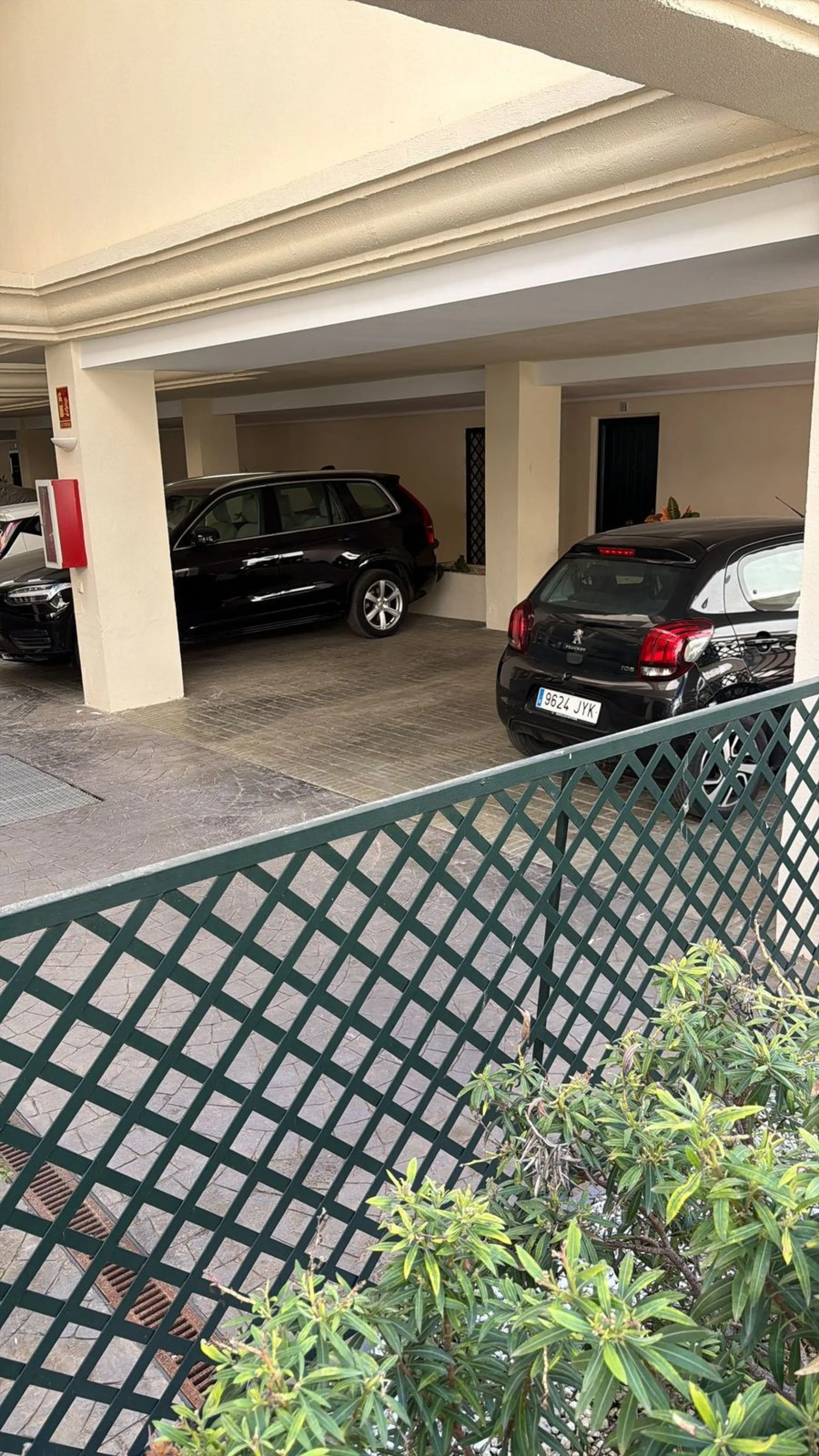 Apartment - Penthouse в продаже в Marbella, Málaga. В доме 2 спален и 2 ванных комнат. Площадь дома 97 м²