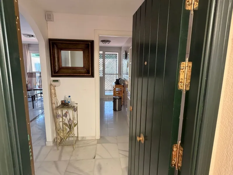 Apartment - Penthouse в продаже в Marbella, Málaga. В доме 2 спален и 2 ванных комнат. Площадь дома 97 м²