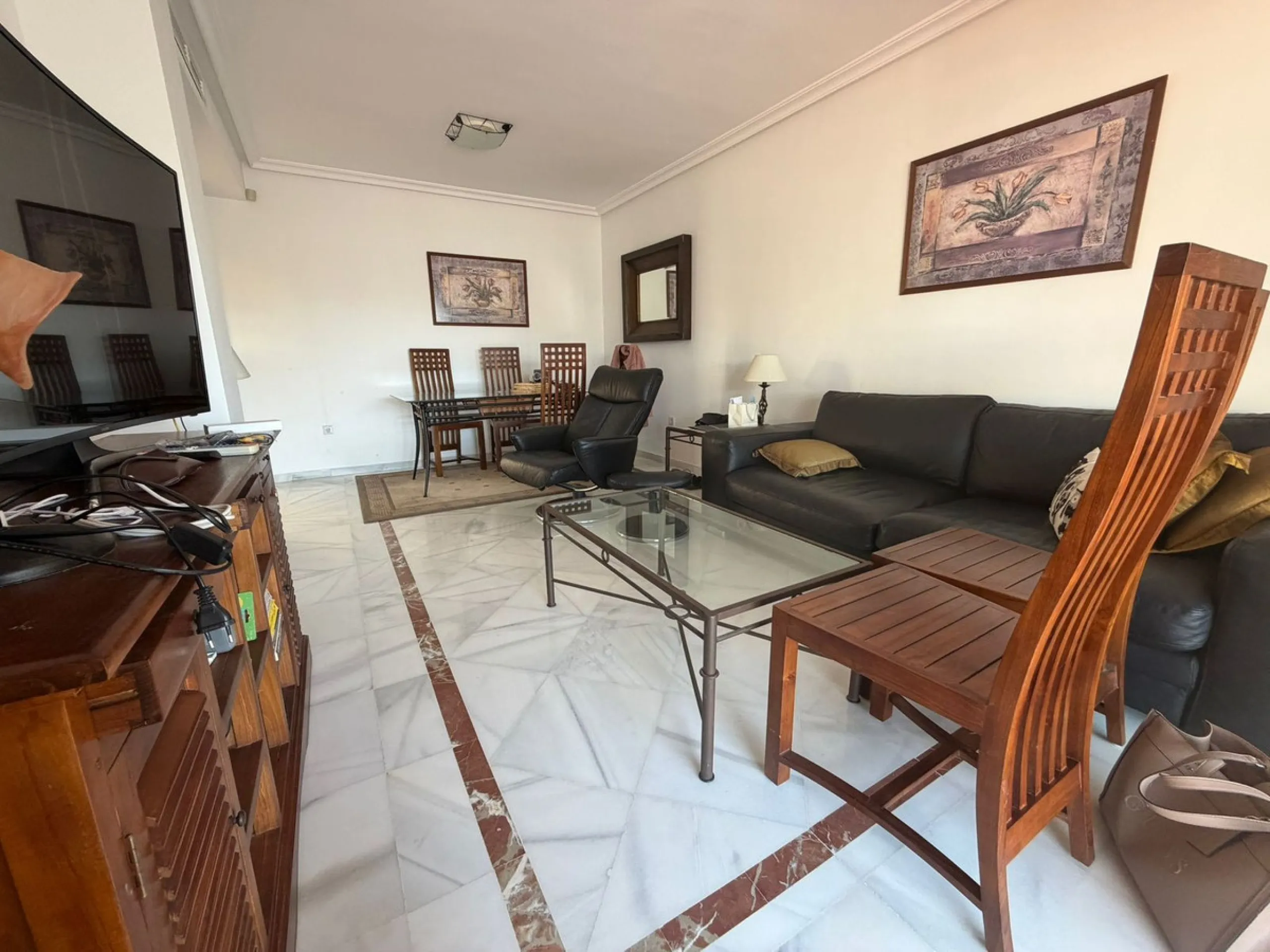 Apartment - Penthouse в продаже в Marbella, Málaga. В доме 2 спален и 2 ванных комнат. Площадь дома 97 м²
