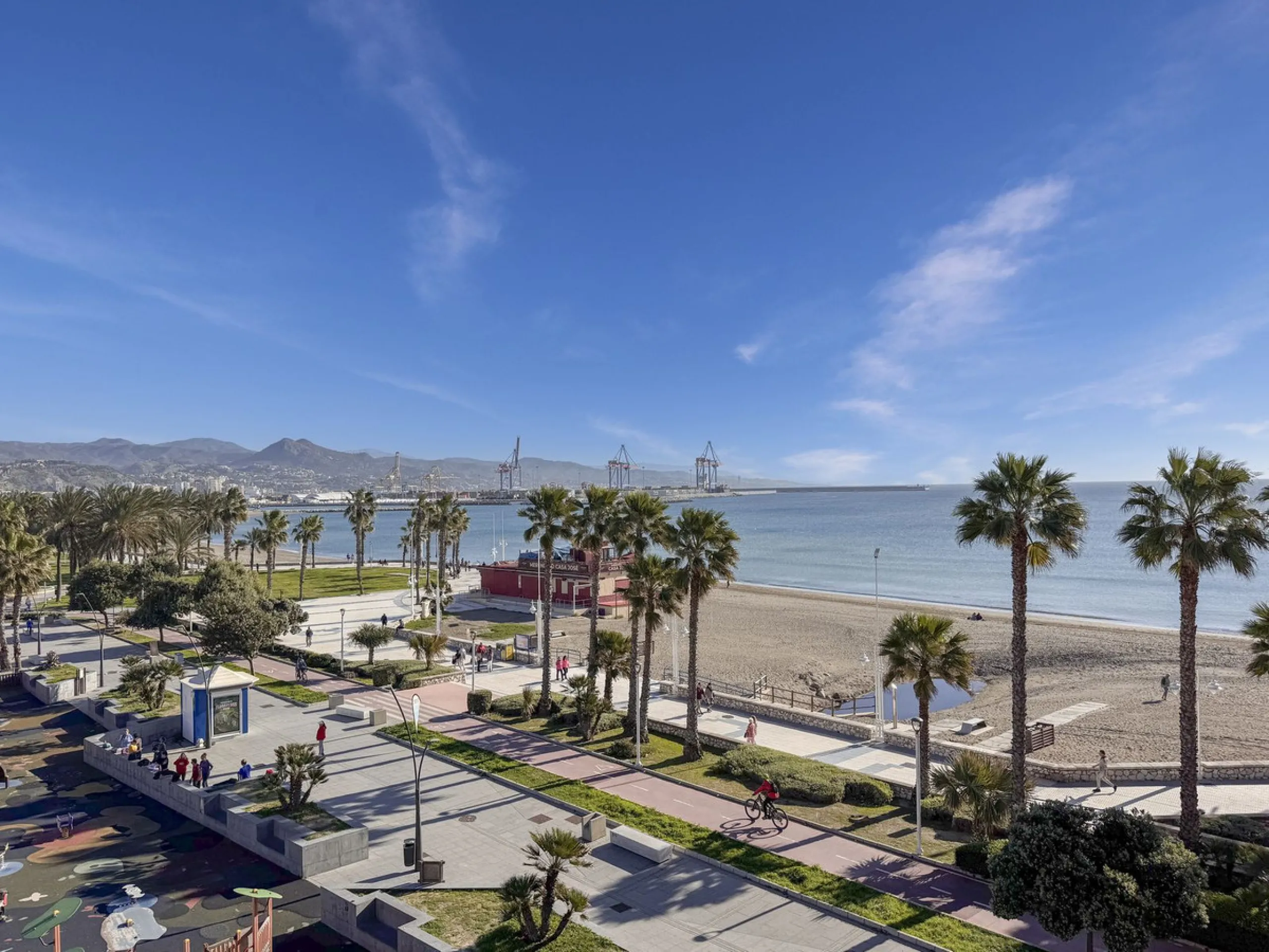 Exclusive Beachfront Apartment in Huelin, Málaga