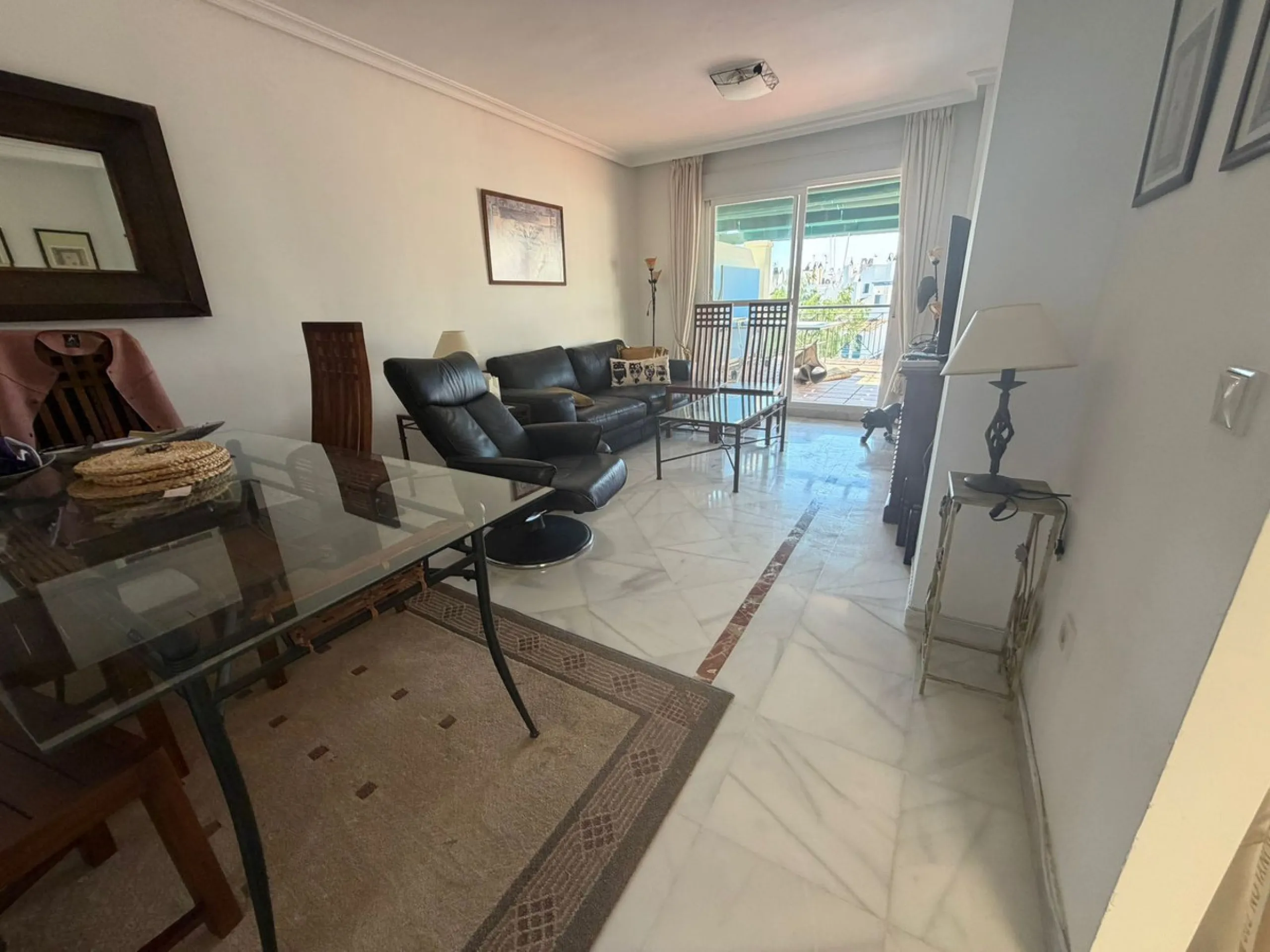 Apartment - Penthouse в продаже в Marbella, Málaga. В доме 2 спален и 2 ванных комнат. Площадь дома 97 м²