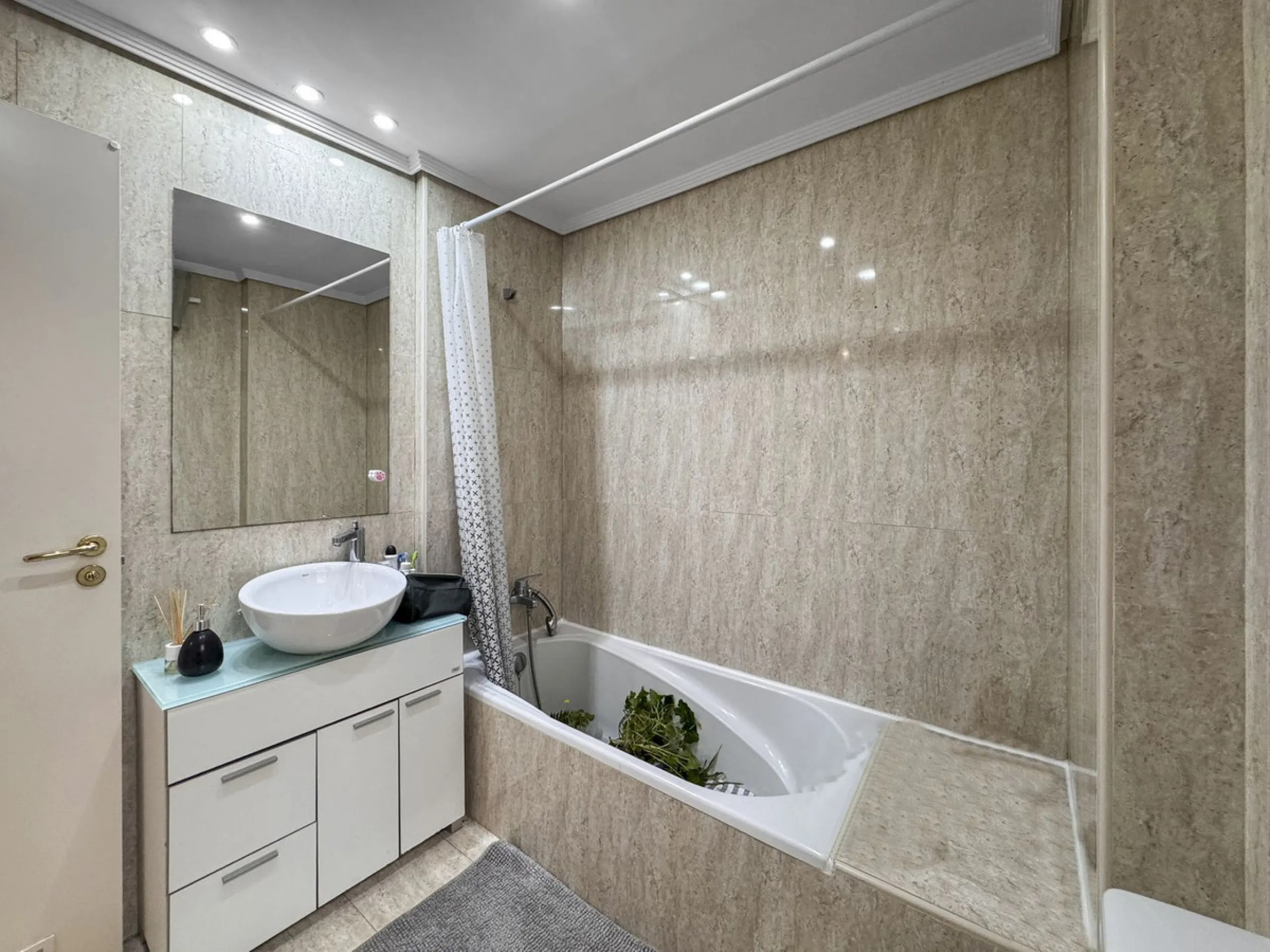 Exclusive Beachfront Apartment in Huelin, Málaga
