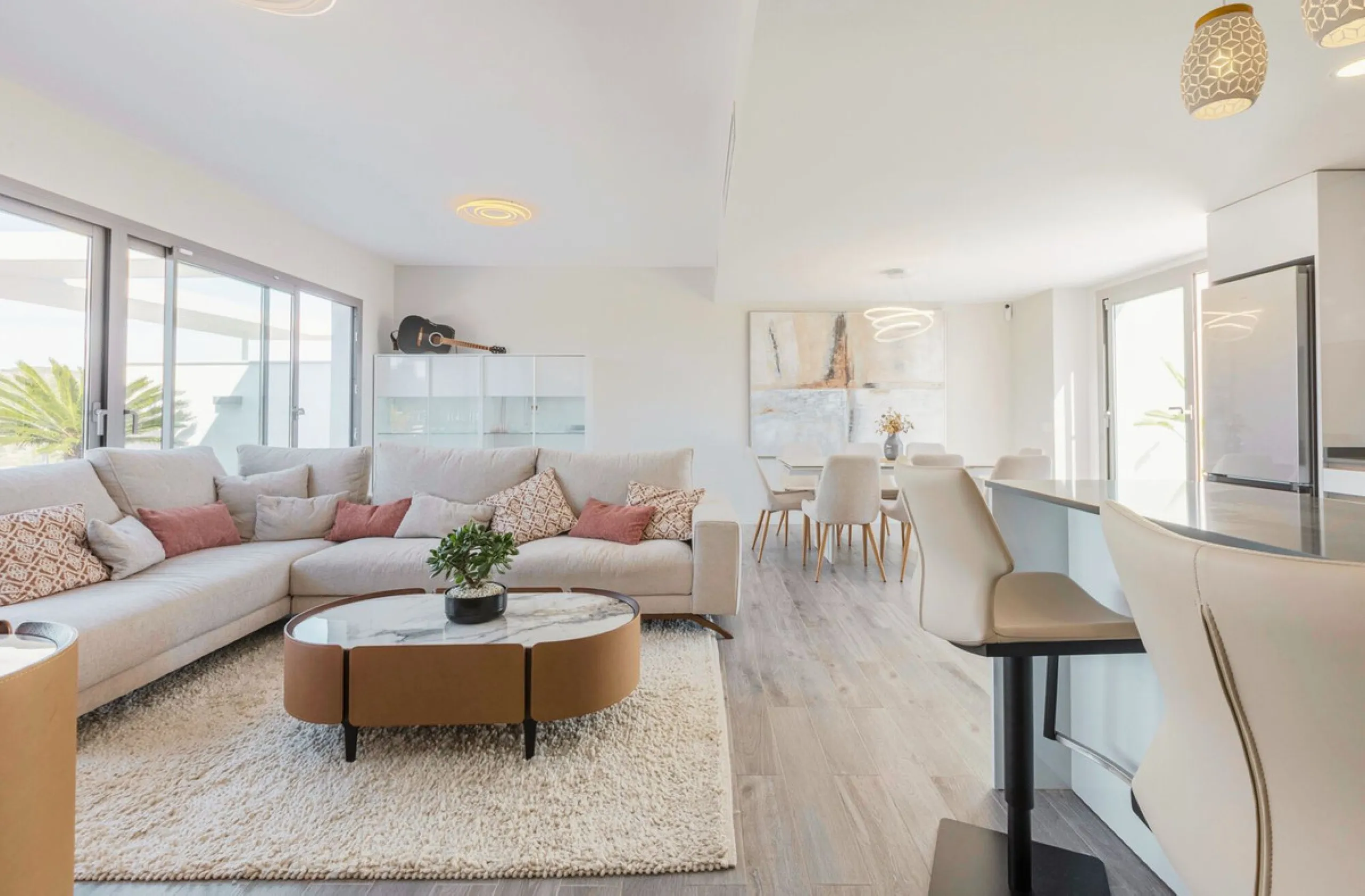 Newly completed penthouse with four bedrooms and large terraces, ideal for discerning clients looking for comfort in a new gated development. The penthouse has about 119 sqm of indoor living space and more than 120 sqm of terrace space, giving a total of 