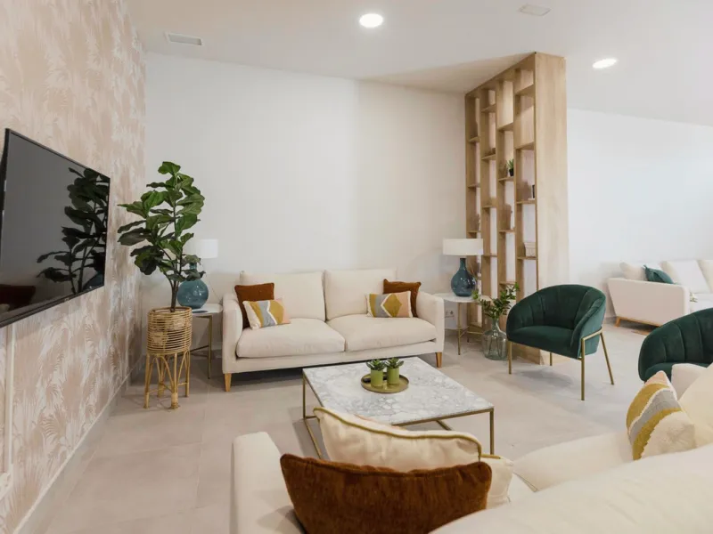 Newly completed penthouse with four bedrooms and large terraces, ideal for discerning clients looking for comfort in a new gated development. The penthouse has about 119 sqm of indoor living space and more than 120 sqm of terrace space, giving a total of 
