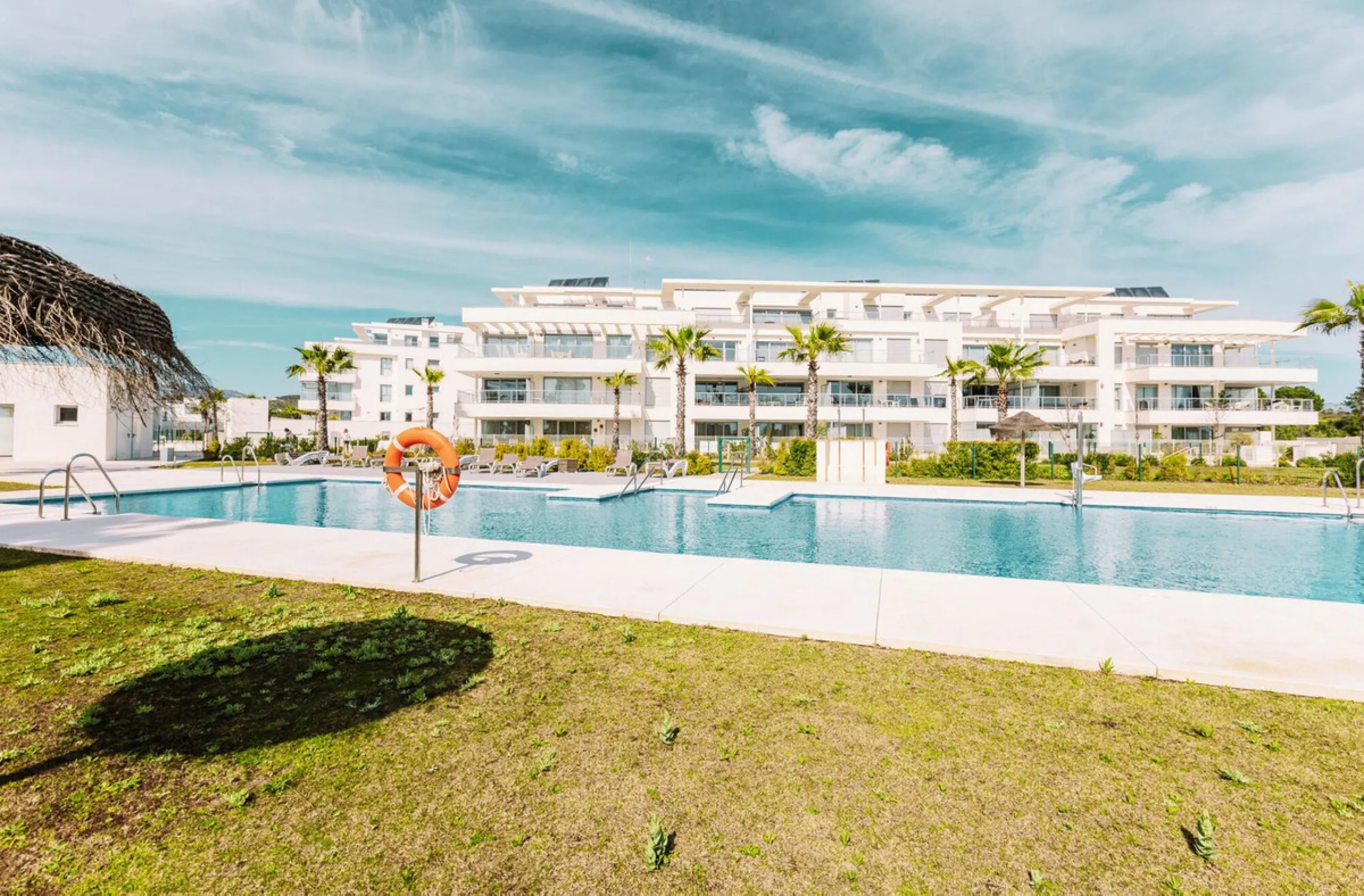 Newly completed penthouse with four bedrooms and large terraces, ideal for discerning clients looking for comfort in a new gated development. The penthouse has about 119 sqm of indoor living space and more than 120 sqm of terrace space, giving a total of 