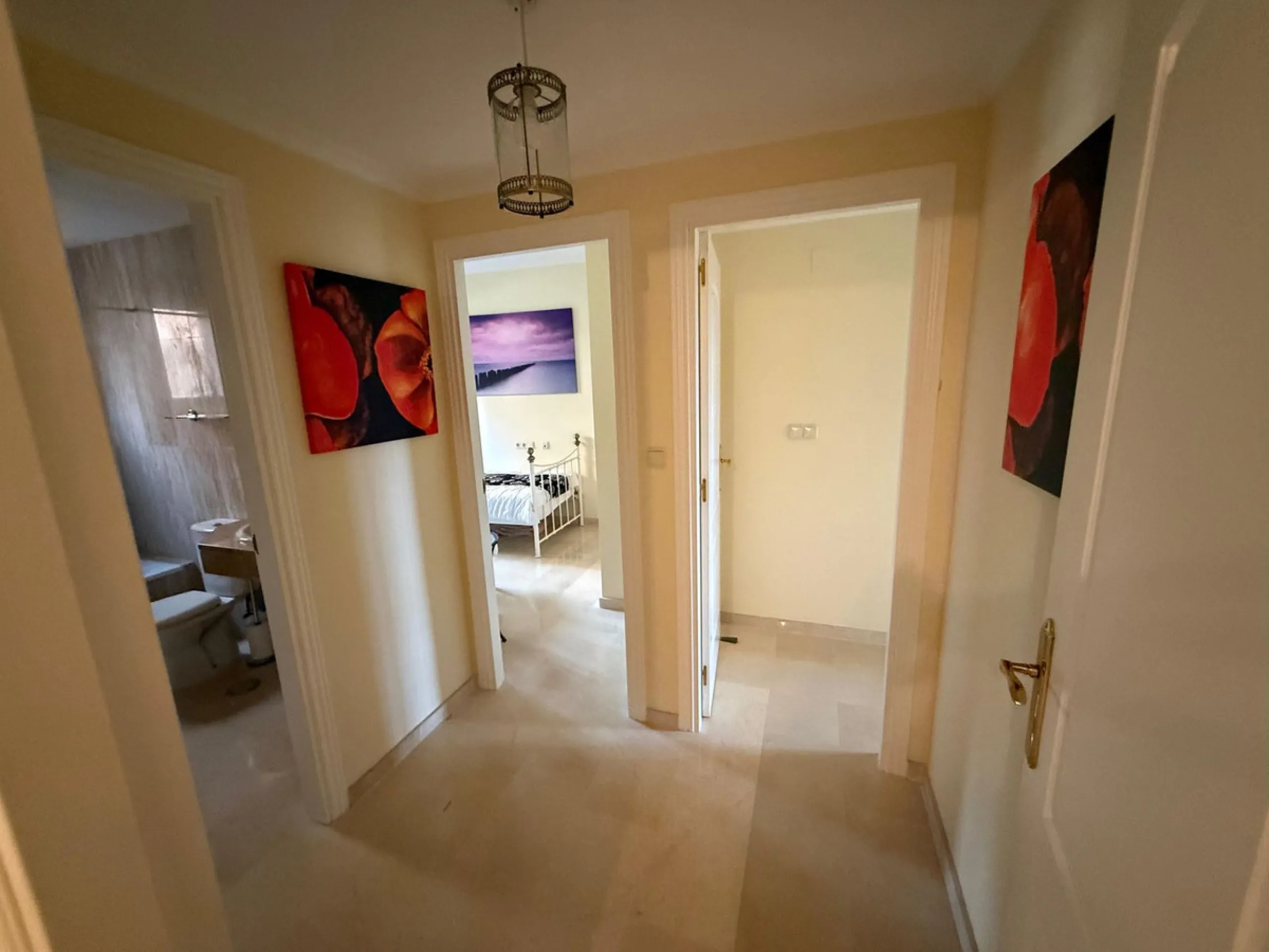 Elegant 2-Bedroom Apartment with Sea Views in Los Lagos de Santa María Golf, Elviria – Marbella East