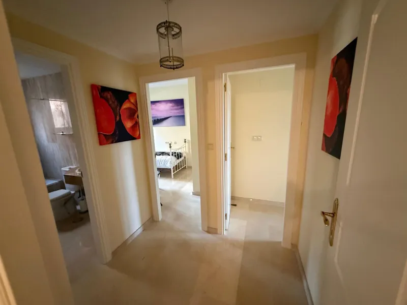 Elegant 2-Bedroom Apartment with Sea Views in Los Lagos de Santa María Golf, Elviria – Marbella East