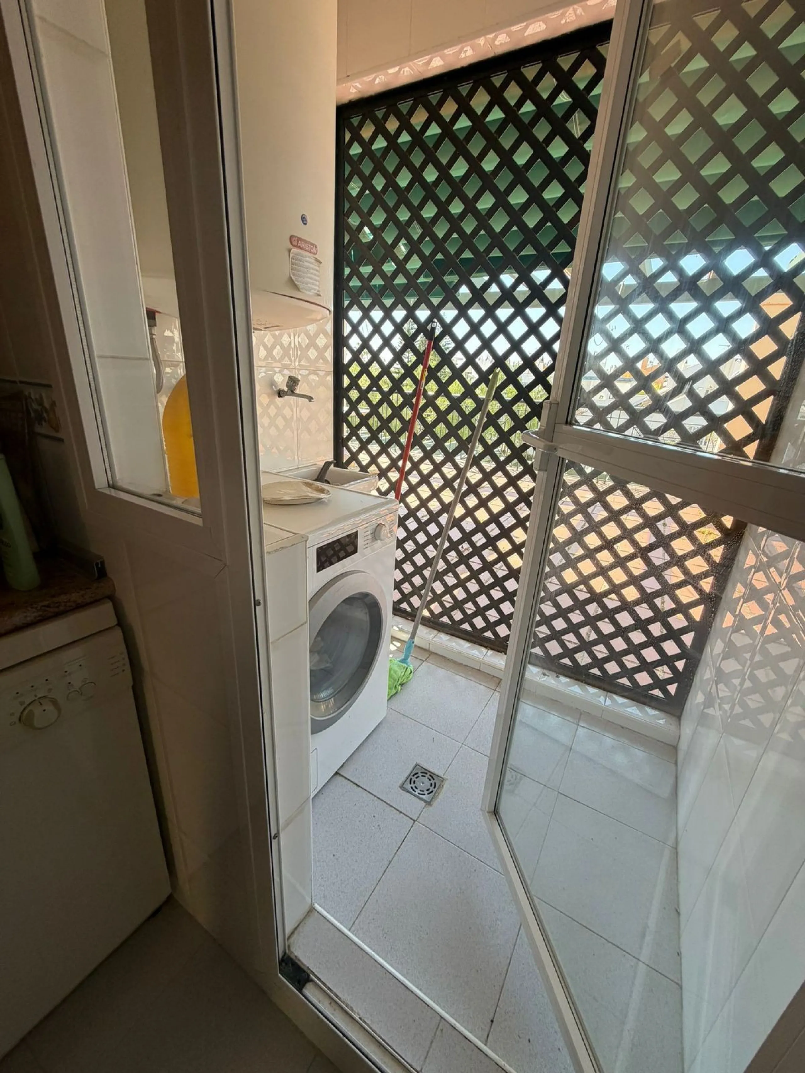 Apartment - Penthouse в продаже в Marbella, Málaga. В доме 2 спален и 2 ванных комнат. Площадь дома 97 м²