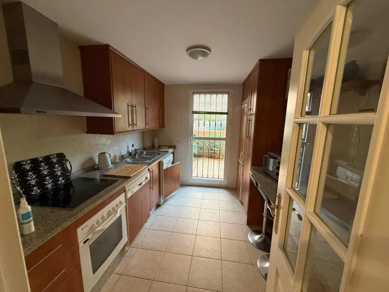 Elegant 2-Bedroom Apartment with Sea Views in Los Lagos de Santa María Golf, Elviria – Marbella East