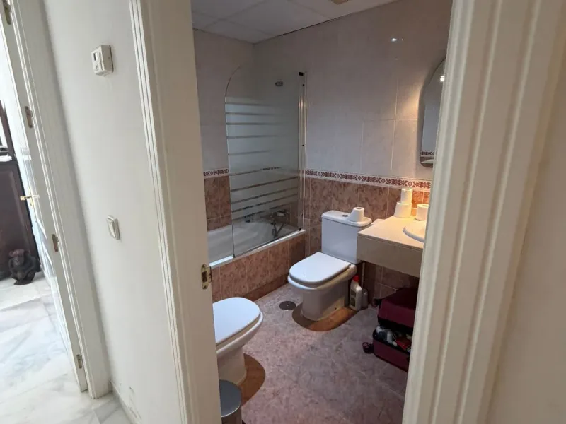 Apartment - Penthouse в продаже в Marbella, Málaga. В доме 2 спален и 2 ванных комнат. Площадь дома 97 м²
