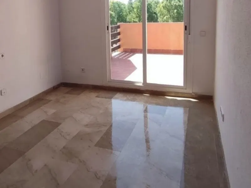 Apartment - Penthouse Duplex в продаже в Casares, Málaga. В доме 3 спален и 3 ванных комнат. Площадь дома 116 м²